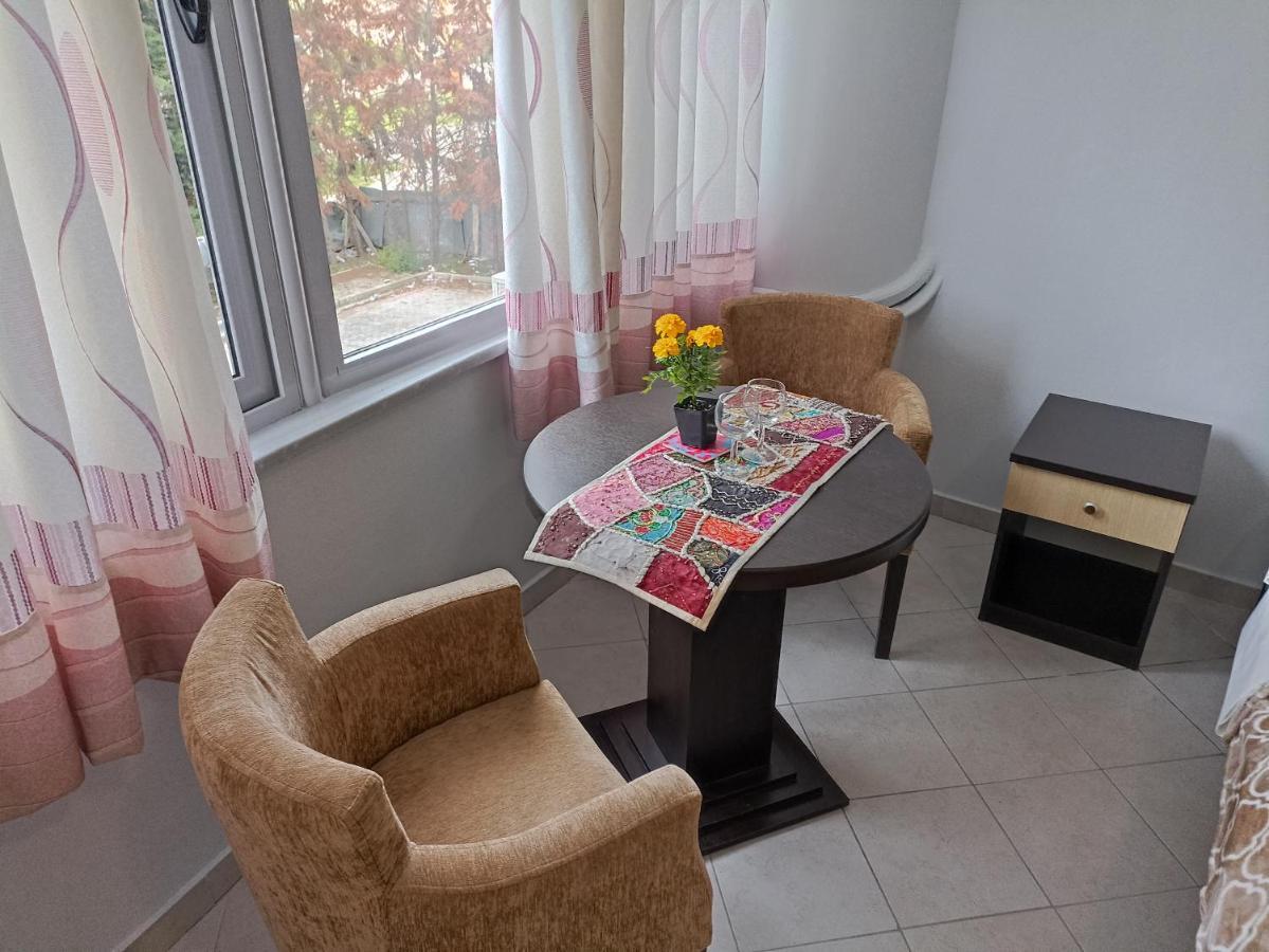 10 Apartmants Olimpia Mir Durrës Exterior foto
